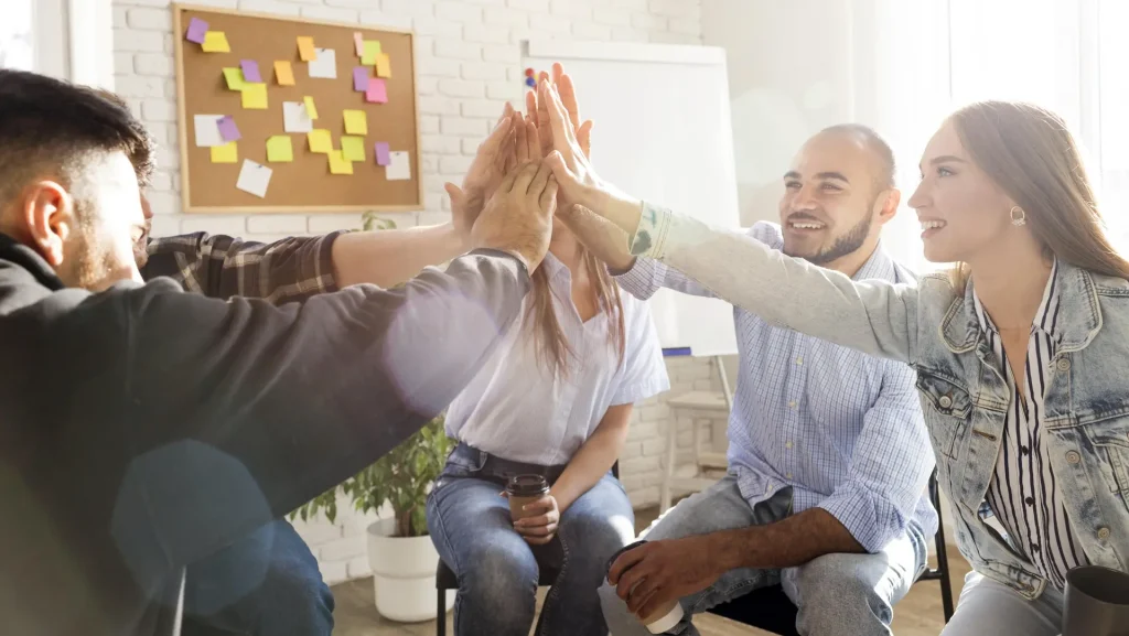 FutureManagement - Hogyan segítik a munkavállalói márkanagykövetek a munkáltatói márkaépítést, és miért érdemes bevezetni a nagyköveti programot? Összegyűjtöttük a legfontosabb előnyöket és érveket.