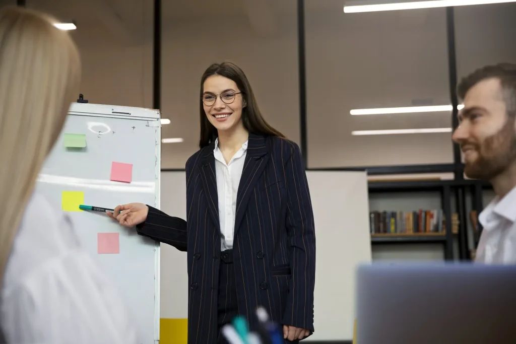 FutureManagement - Hogyan segítik a munkavállalói márkanagykövetek a munkáltatói márkaépítést, és miért érdemes bevezetni a nagyköveti programot? Összegyűjtöttük a legfontosabb előnyöket és érveket.